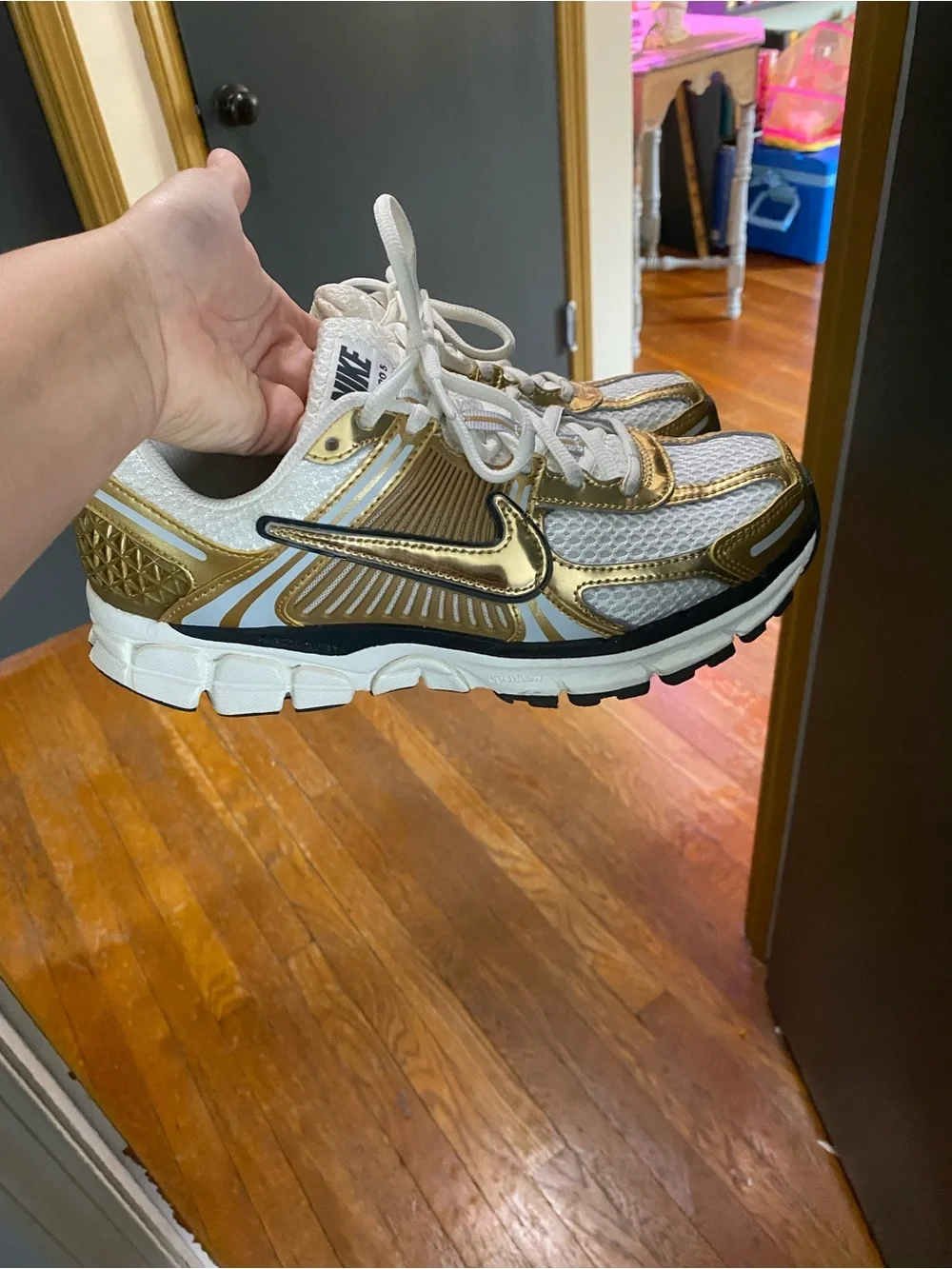 Nike Women's White and Gold Vomero 5’s